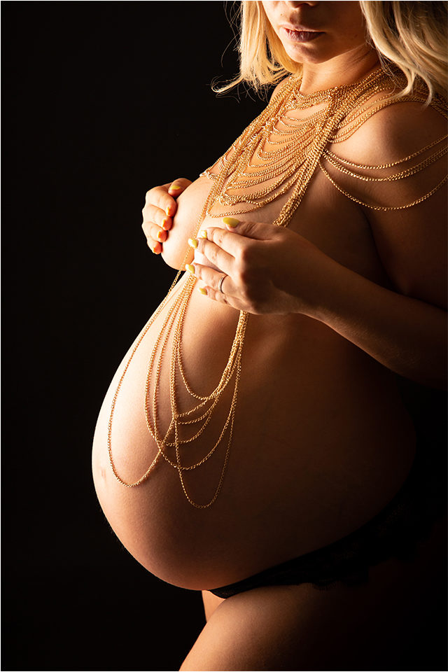 Description séance grossesse par Jennifer Sérantoni photographe 06